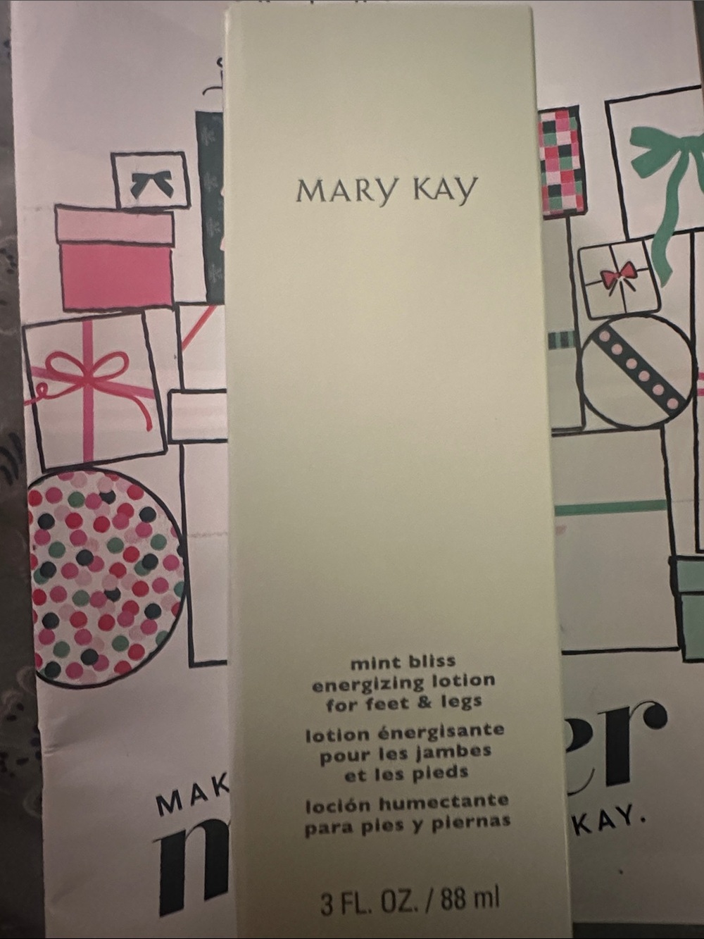 Mary Kay Mint Bliss Energizing Lotion - Light Green